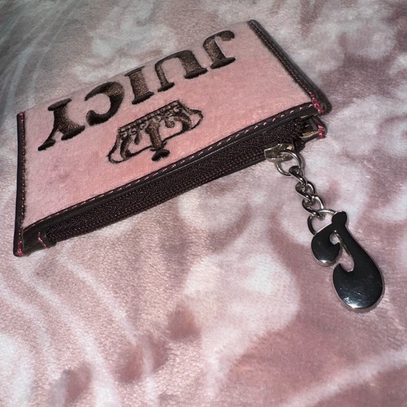 Pink velour Juicy Couture coin purse keychain - Picture 3 of 5